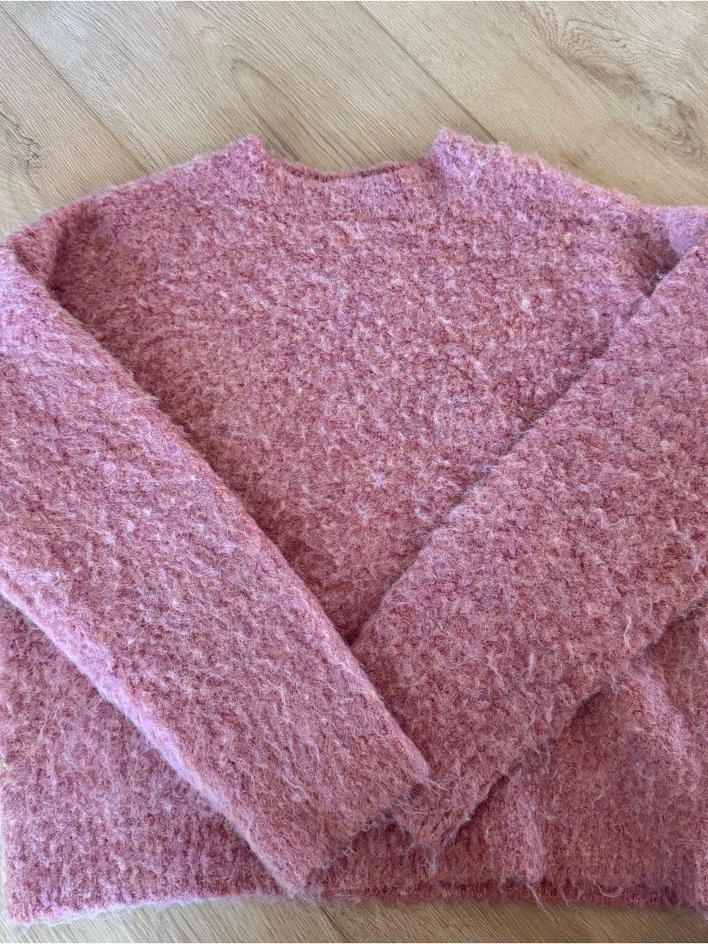 Women's Boucle Crewneck
Pullover Sweater - Universal
Thread™ Pink S